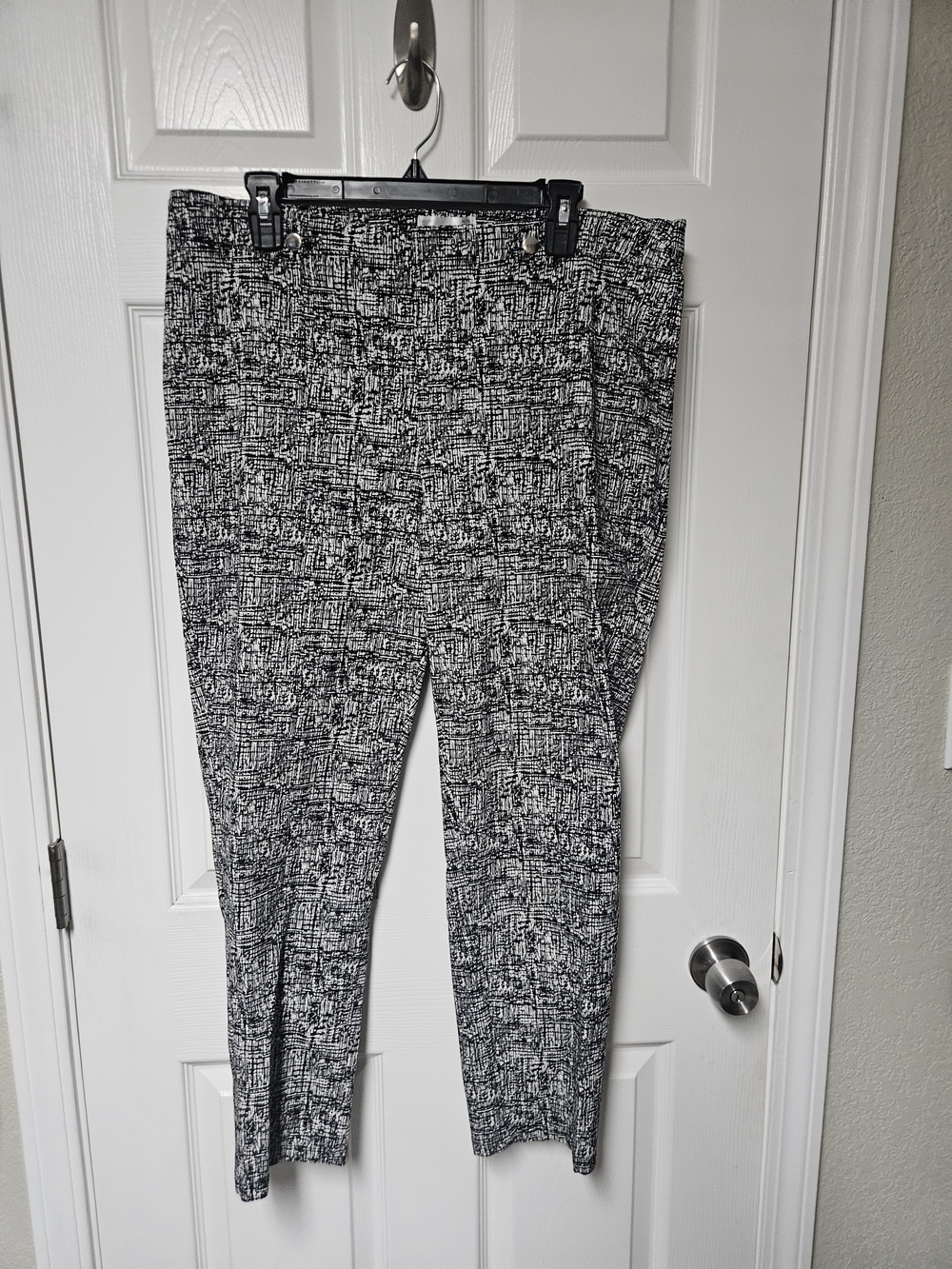 89th & Madison Black and White Patterned Pants - Picture 1 of 4